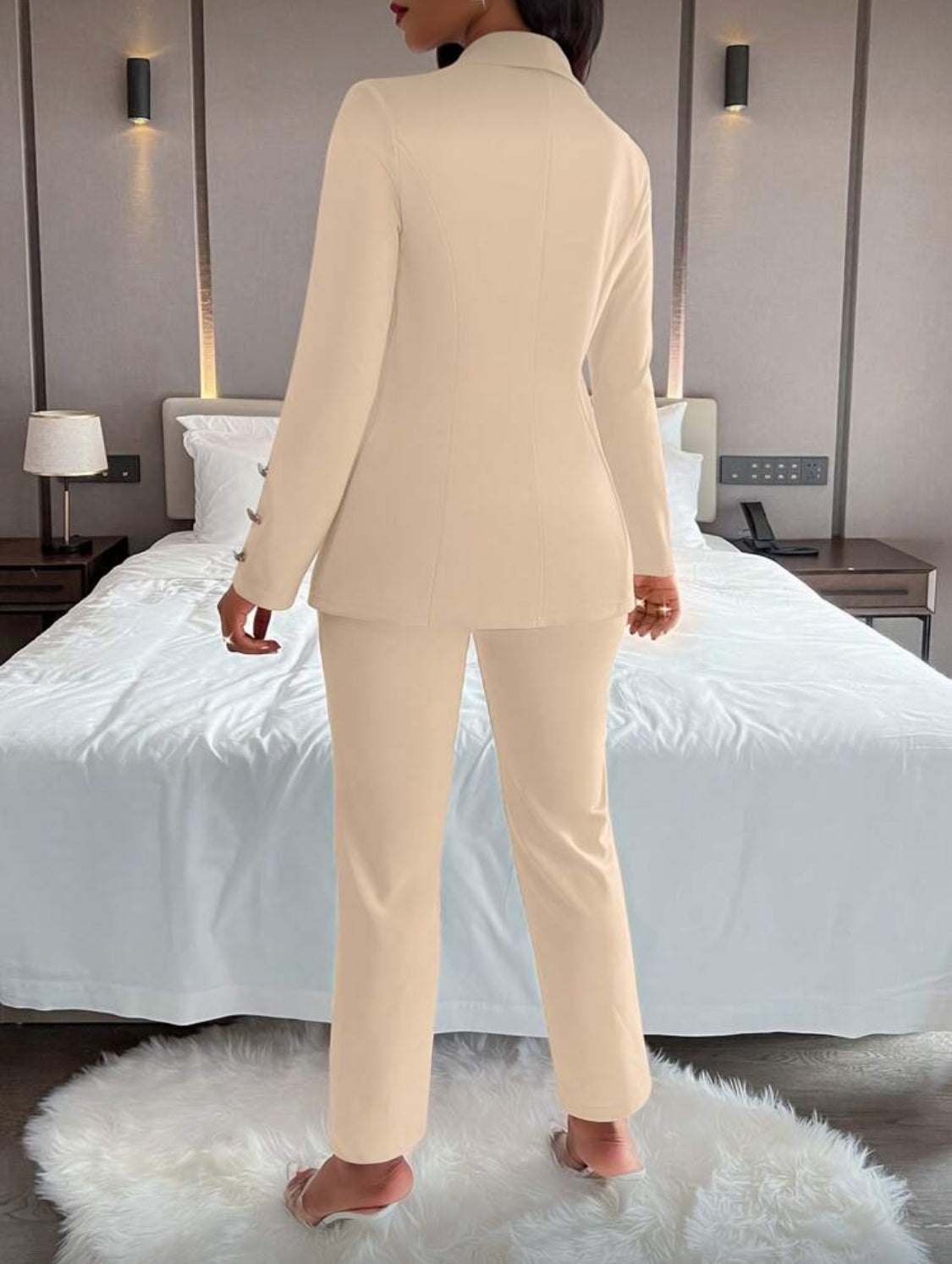 Elegant Women’s Tailored Blazer & Pants Set